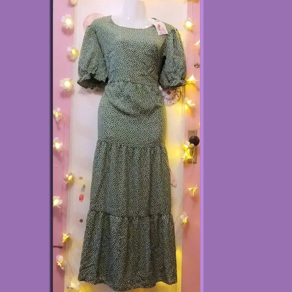 Pretty Garden Dresses & Skirts - Pretty Garden (XL) Posie Print 3/4 Length Dress